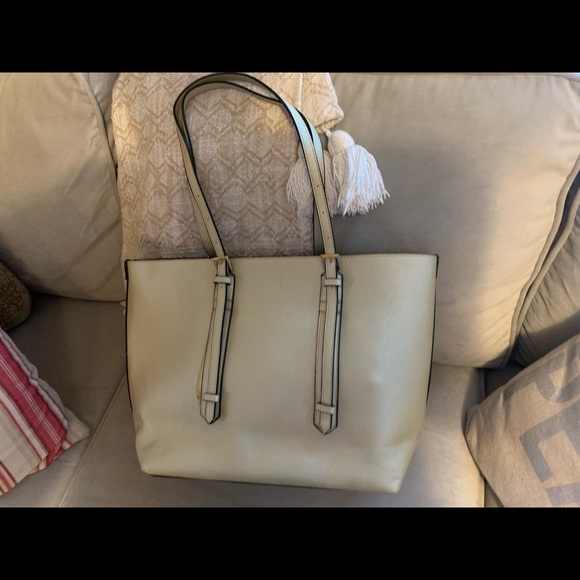 Sondra Roberts large gold tote with removal clutch. - Picture 7 of 7